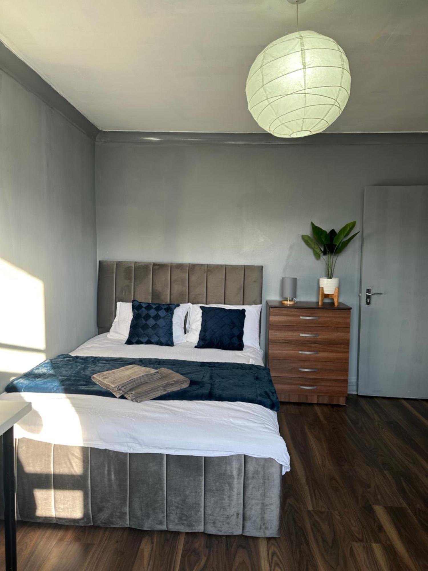 Luxury Room In A 4 Bedroom Flat! 4 Minutes Walk To Kingscross, St Pancras London Eksteriør bilde