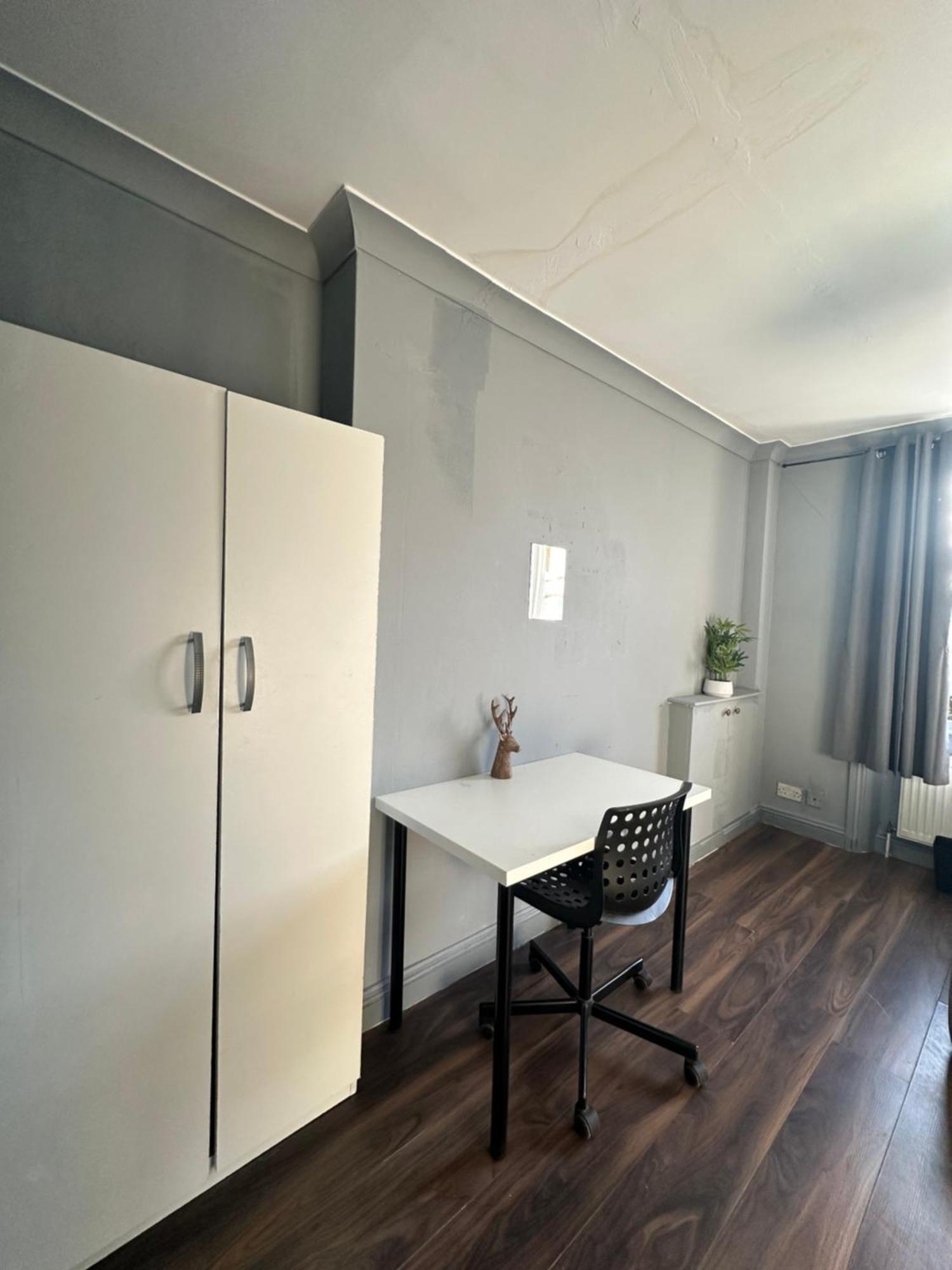 Luxury Room In A 4 Bedroom Flat! 4 Minutes Walk To Kingscross, St Pancras London Eksteriør bilde